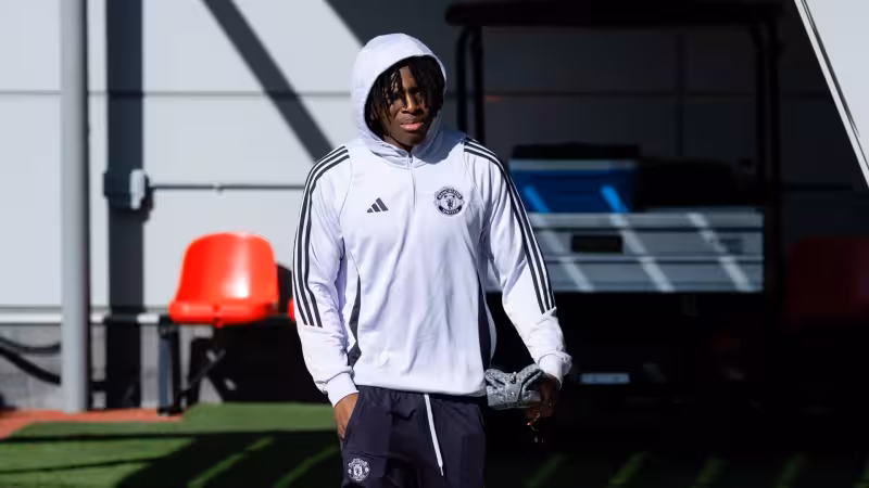 Man Utd squad arrive for Brentford game