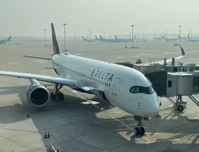 Delta sees opening at Los Angeles International Airport as rivals pull back