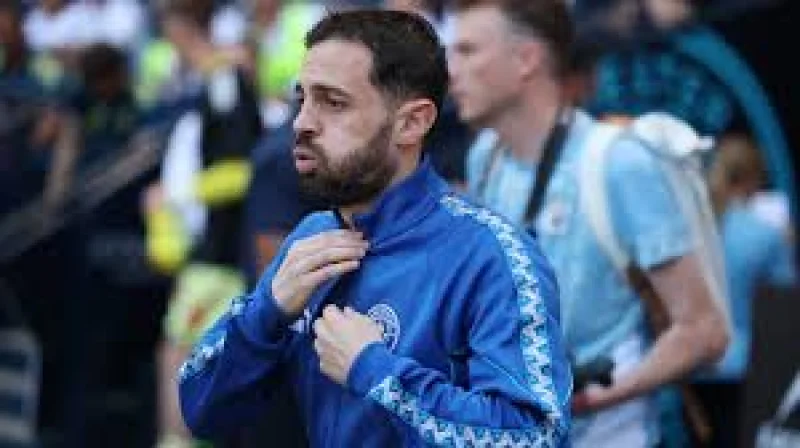Roberto Martínez referenced as Bernardo Silva says he has not decided his next club